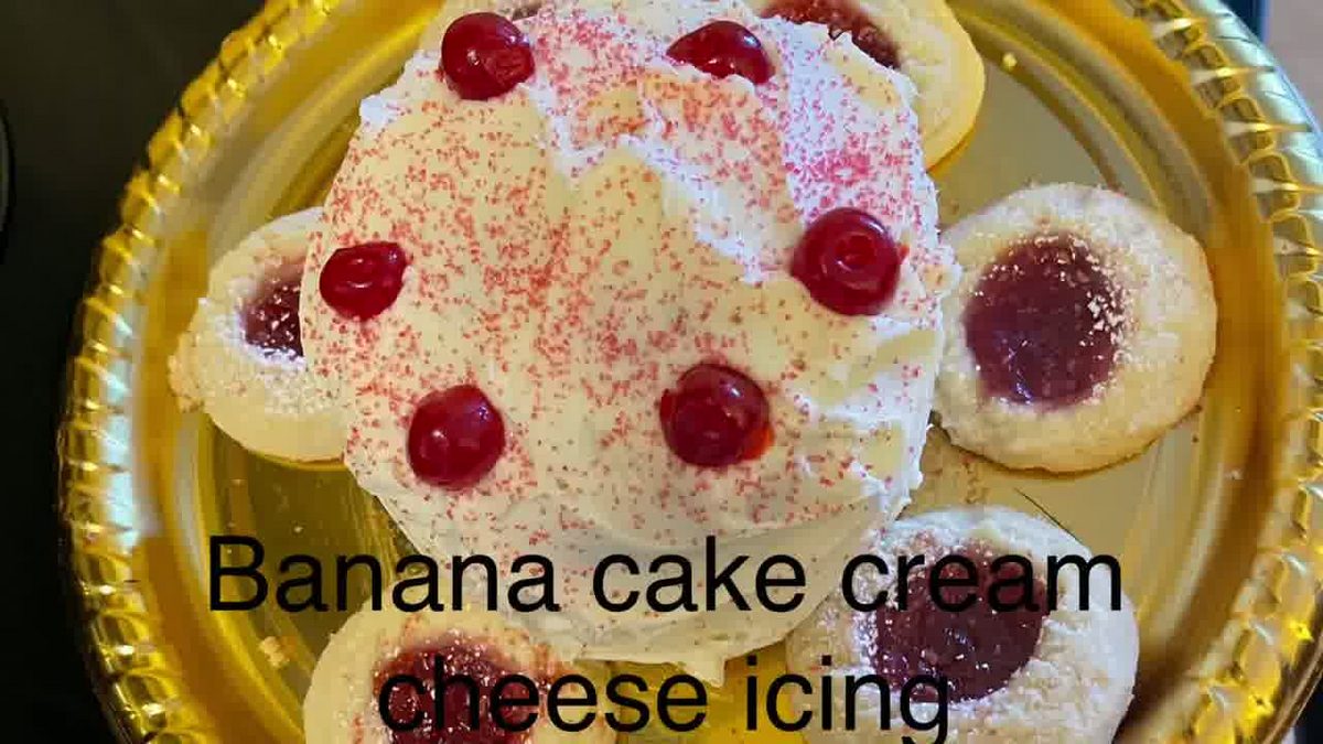 Banana cake with cream cheese icing shown in Bob's video
